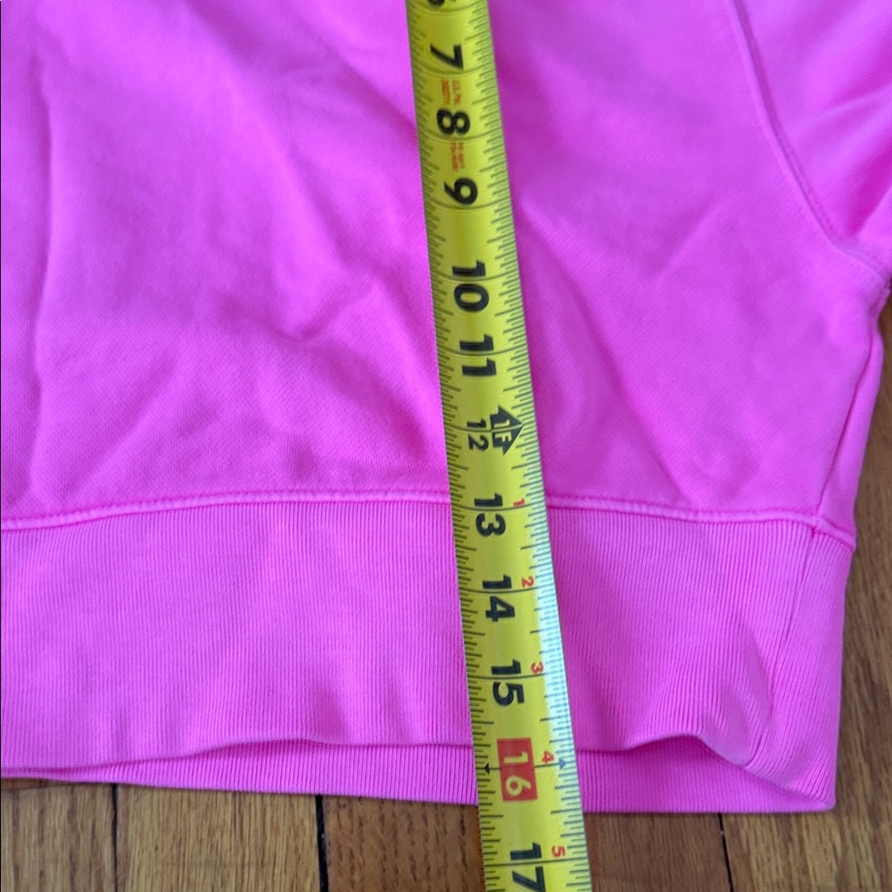 GAPxDisney Women's Lilo and Stitch Bright Pink Floral Cropped Hoodie - Picture 9 of 10